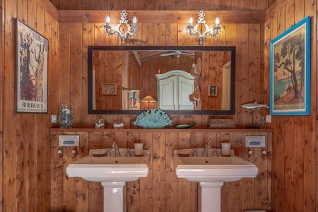 TYPIQUE VILLA EN BOIS SUPERBE DÉCORATION A VENDRE CENTRE CAP FERRET