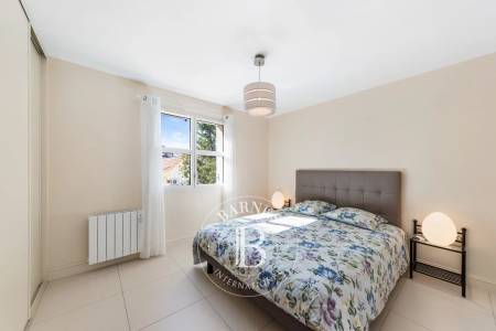 chambre spacieuse et cabine appartement première ligne Arcachon