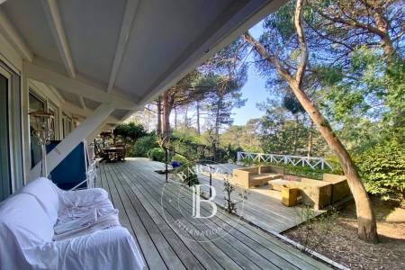 Terrasse extérieure dans maison de charme à Cap Ferret