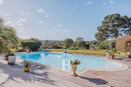 Vaste séjour cathédrale triple exposition, immobilier de luxe Arcachon