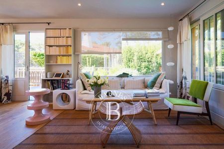 Chambre indépendante avec salle d’eau dans une villa au cœur du Cap Ferret.