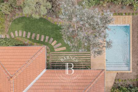 VILLA EN BOIS AVEC PISCINE DANS LE CENTRE DU CAP FERRET