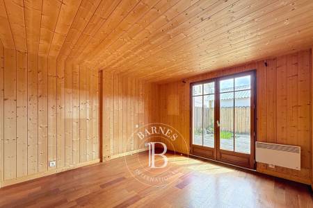 MAISON FAMILIALE EN BOIS DE 110 M² AVEC TERRASSES À PETIT PIQUEY SUR LA PRESQU’ÎLE DU CAP FERRET
