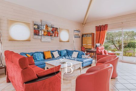 Chambre avec salle de bains et dressing, immobilier de prestige Arcachon