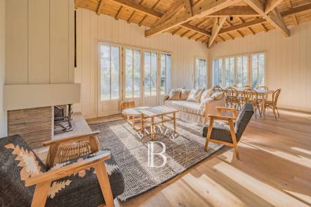 VILLA EN BOIS AVEC PISCINE DANS LE CENTRE DU CAP FERRET