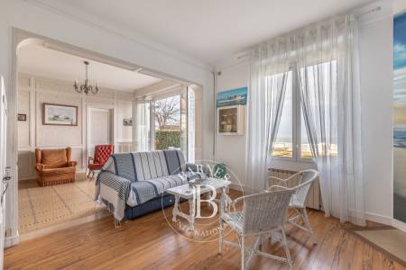 VILLA EN PREMIÈRE LIGNE AVEC ACCÈS PRIVATIF À LA PLAGE D'ARCACHON