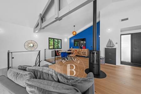 VILLA AVEC 4 CHAMBRES, PISCINE ET SALLE DE SPORT, ET PLAGE À PIED AU PYLA-SUR-MER