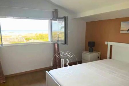 Villa exclusive à vendre, cadre unique face à l’eau