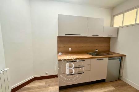 boutique historique centre-ville Arcachon avec appartement privé