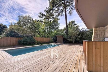 VILLA FAMILIALE RÉNOVÉE AVEC PISCINE À PIRAILLAN, SUR LA PRESQU’ÎLE DU CAP FERRET