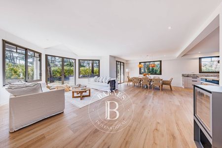 Cinq chambres et quatre salles de bains, villa spacieuse à Pyla-sur-Mer