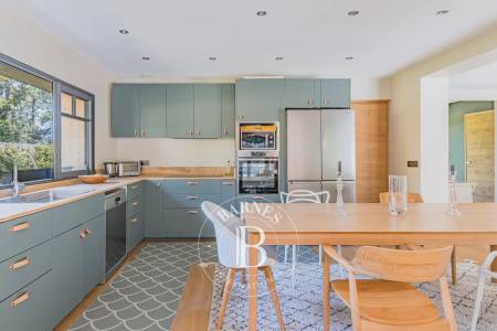 VILLA DE STYLE FERRET-CAPIEN AVEC PISCINE ET 5 CHAMBRES AU PYLA-SUR-MER