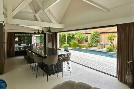 ÉLÉGANTE MAISON CONTEMPORAINE AVEC PISCINE AU COEUR D’ARCACHON, PROCHE PLAGE