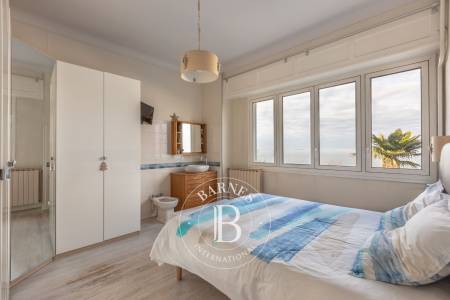 VILLA EN PREMIÈRE LIGNE AVEC ACCÈS PRIVATIF À LA PLAGE D'ARCACHON