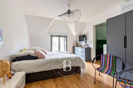 Mezzanine spacieuse pour chambre ou bureau à Arcachon