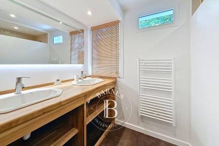 VILLA FAMILIALE RÉNOVÉE AVEC PISCINE À PIRAILLAN, SUR LA PRESQU’ÎLE DU CAP FERRET