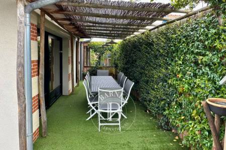 ÉLÉGANTE MAISON CONTEMPORAINE AVEC PISCINE AU COEUR D’ARCACHON, PROCHE PLAGE