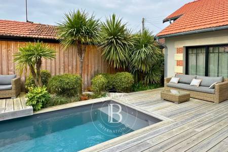 ÉLÉGANTE MAISON CONTEMPORAINE AVEC PISCINE AU COEUR D’ARCACHON, PROCHE PLAGE