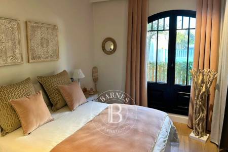 ÉLÉGANTE MAISON CONTEMPORAINE AVEC PISCINE AU COEUR D’ARCACHON, PROCHE PLAGE