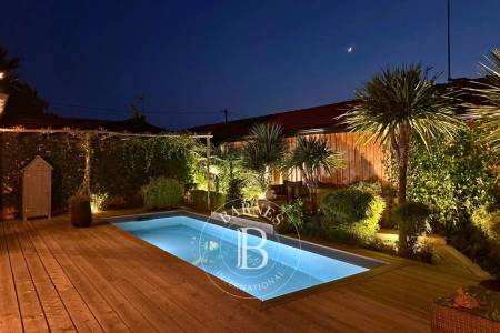 ÉLÉGANTE MAISON CONTEMPORAINE AVEC PISCINE AU COEUR D’ARCACHON, PROCHE PLAGE