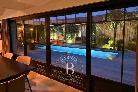 ÉLÉGANTE MAISON CONTEMPORAINE AVEC PISCINE AU COEUR D’ARCACHON, PROCHE PLAGE