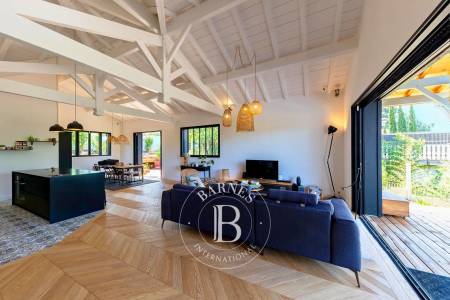 Suite parentale en rez-de-chaussée avec salle d’eau – Barnes Arcachon