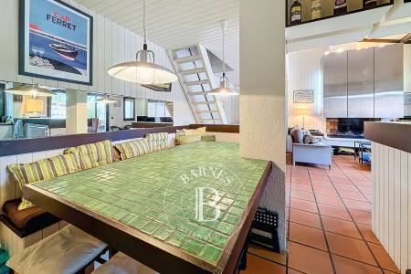 APPARTEMENT T5 EN DUPLEX AVEC TERRASSE EN CŒUR DE VILLAGE – CAP FERRET