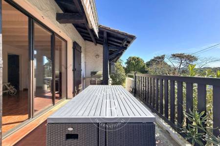VILLA À RÉNOVER AVEC STUDIO INDÉPENDANT SUR TERRAIN DE 1 200 M² AU DOMAINE DE LA FORÊT À ARCACHON