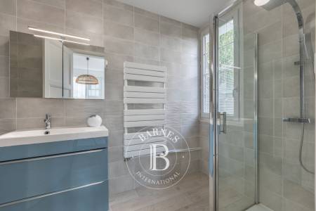 VILLA EN PREMIÈRE LIGNE AVEC ACCÈS PRIVATIF À LA PLAGE D'ARCACHON