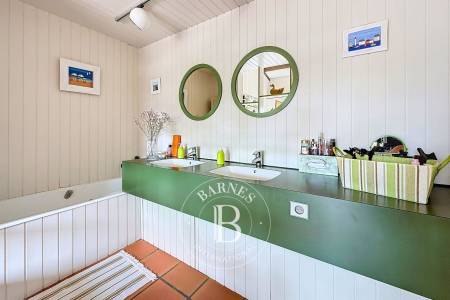 APPARTEMENT T5 EN DUPLEX AVEC TERRASSE EN CŒUR DE VILLAGE – CAP FERRET
