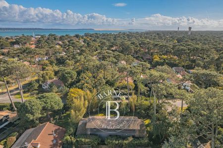 Dépendance de 20 m² pour stockage, propriété bien pensée au Cap Ferret