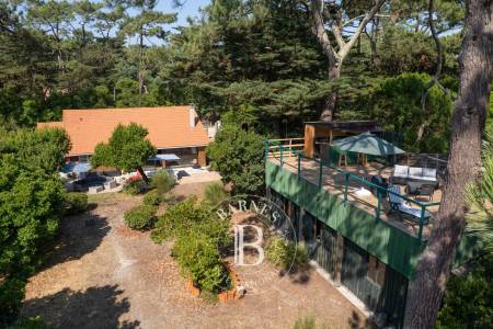 VILLA EN PREMIÈRE LIGNE AVEC VUE PANORAMIQUE SUR LE BASSIN AU CAP FERRET