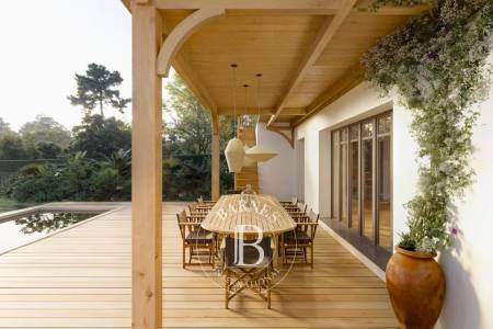 VILLA ENTIÈREMENT RÉNOVÉE AVEC VUE SUR LE BASSIN ET PISCINE AU PYLA-SUR-MER