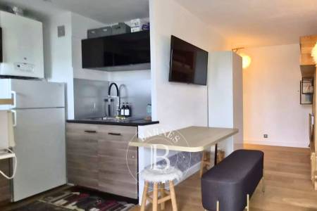 SUPERBE STUDIO RÉNOVÉ AVEC VUE MER EXCEPTIONNELLE, AU COEUR D’ARCACHON