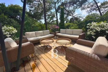 VILLA MEUBLÉE IDÉALE EN PIED À TERRE, EN PLEIN CENTRE DU CAP FERRET