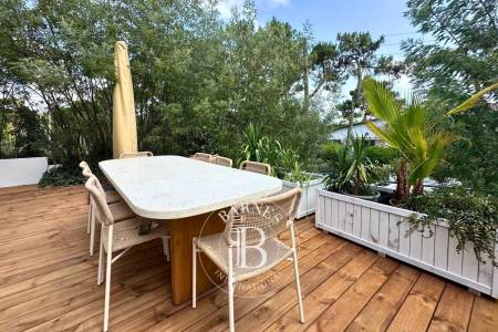 VILLA MEUBLÉE IDÉALE EN PIED À TERRE, EN PLEIN CENTRE DU CAP FERRET