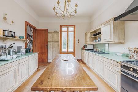 PROPRIÉTÉ FAMILIALE D’EXCEPTION DE 250 M² EN VILLE D’HIVER À ARCACHON