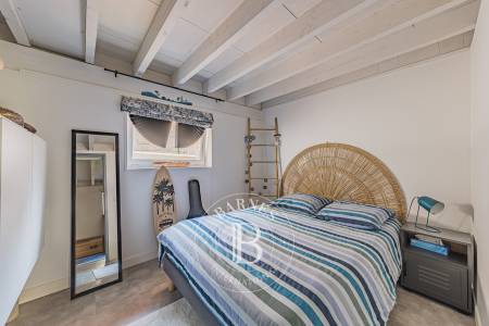 MAISON DE CHARME, RÉNOVÉE, AVEC TERRASSE ET GARAGE EN VILLE DE PRINTEMPS À ARCACHON