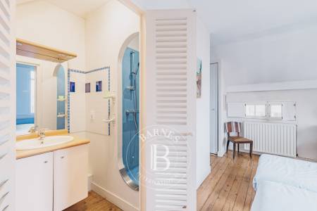 PROPRIÉTÉ FAMILIALE D’EXCEPTION DE 250 M² EN VILLE D’HIVER À ARCACHON