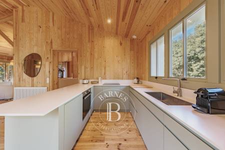 MAGNIFIQUE VILLA EN BOIS AVEC PISCINE ET 4 SUITES AU CŒUR DU CAP FERRET