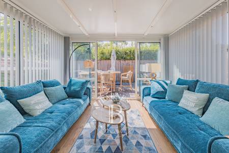 MAISON DE CHARME, RÉNOVÉE, AVEC TERRASSE ET GARAGE EN VILLE DE PRINTEMPS À ARCACHON