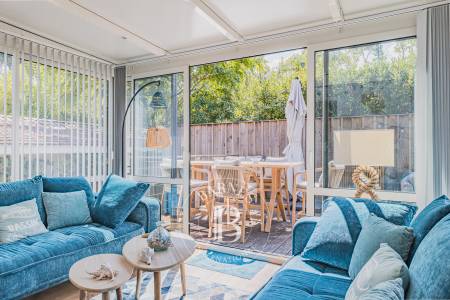 MAISON DE CHARME, RÉNOVÉE, AVEC TERRASSE ET GARAGE EN VILLE DE PRINTEMPS À ARCACHON