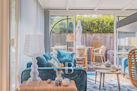 MAISON DE CHARME, RÉNOVÉE, AVEC TERRASSE ET GARAGE EN VILLE DE PRINTEMPS À ARCACHON