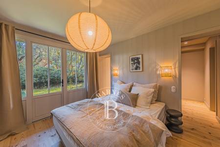 MAGNIFIQUE VILLA EN BOIS AVEC PISCINE ET 4 SUITES AU CŒUR DU CAP FERRET