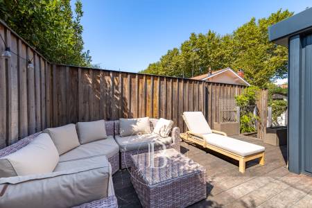 MAISON DE CHARME, RÉNOVÉE, AVEC TERRASSE ET GARAGE EN VILLE DE PRINTEMPS À ARCACHON