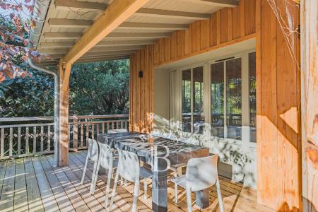 MAGNIFIQUE VILLA EN BOIS AVEC PISCINE ET 4 SUITES AU CŒUR DU CAP FERRET