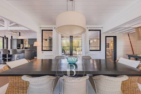 VILLA CONTEMPORAINE EN BOIS AVEC 4 SUITES ET PISCINE CHAUFFÉE DANS LE SECTEUR DES VALLONS DU FERRET