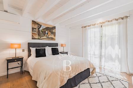 VILLA CONTEMPORAINE EN BOIS AVEC 4 SUITES ET PISCINE CHAUFFÉE DANS LE SECTEUR DES VALLONS DU FERRET