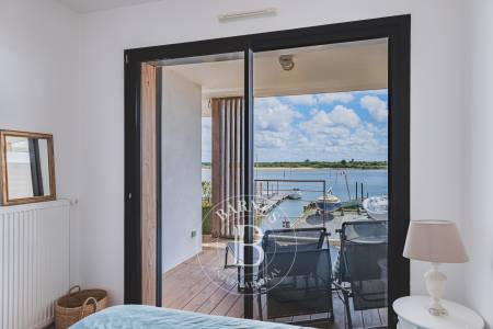 APPARTEMENT EN PREMIÈRE LIGNE AVEC TERRASSES ET VUE SUR LE BASSIN À ARCACHON