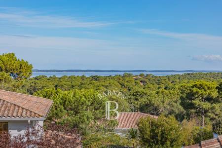 VILLA AU PANORAMA UNIQUE, DANS LE QUARTIER PRESTIGIEUX DE L'EDEN AU PYLA